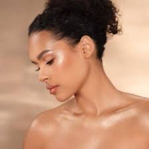 Glow Seeker Highlighter SUN IDOL NEW UNUSED BOXED